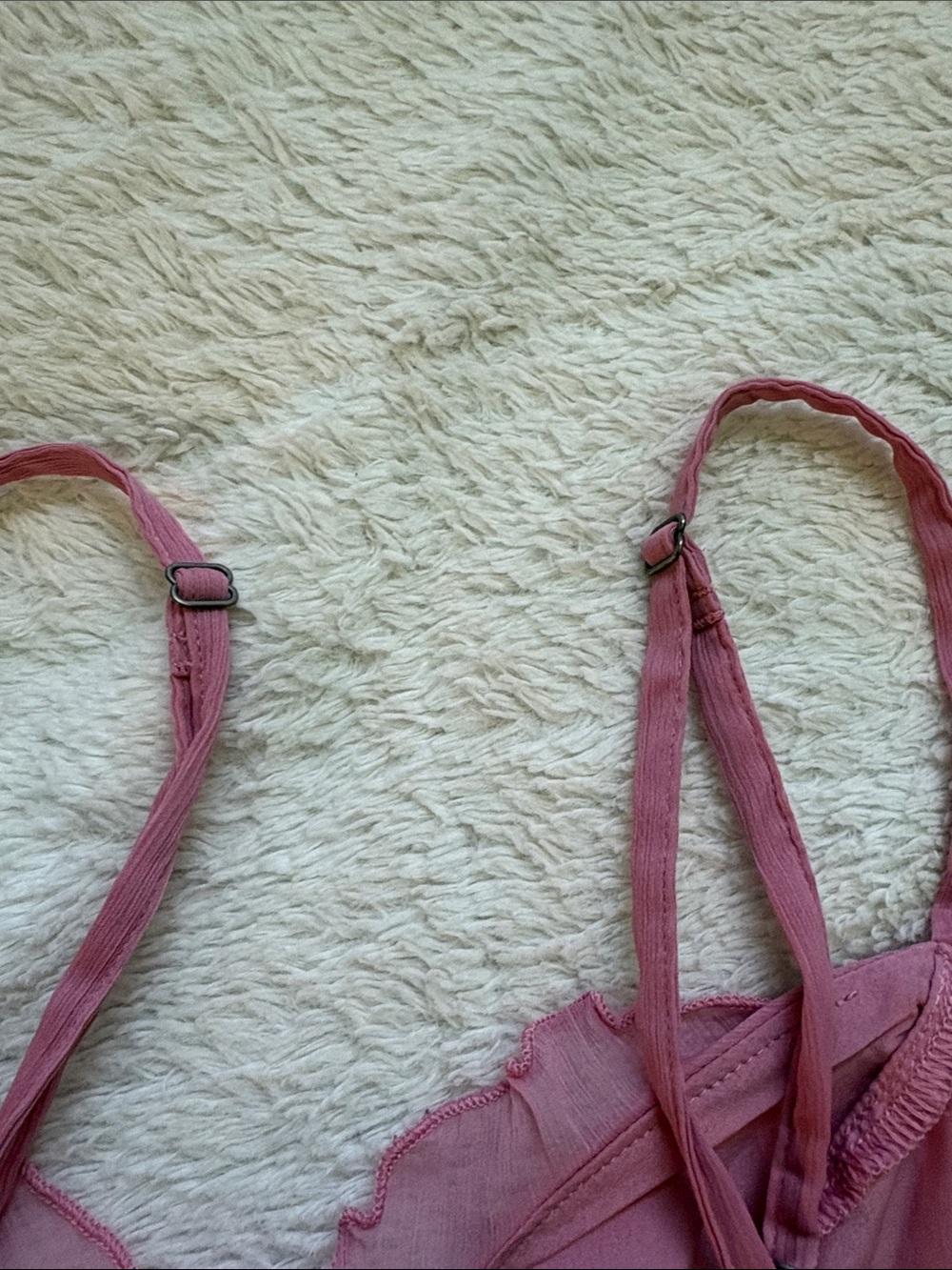 ⭐️ 2 for $15. Hollister Light Pink Ruffled Button-Front Tank Baby Doll Top - Picture 4 of 5